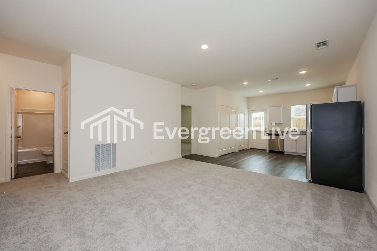 6069 Mojave Dr - Photo 3 of 15