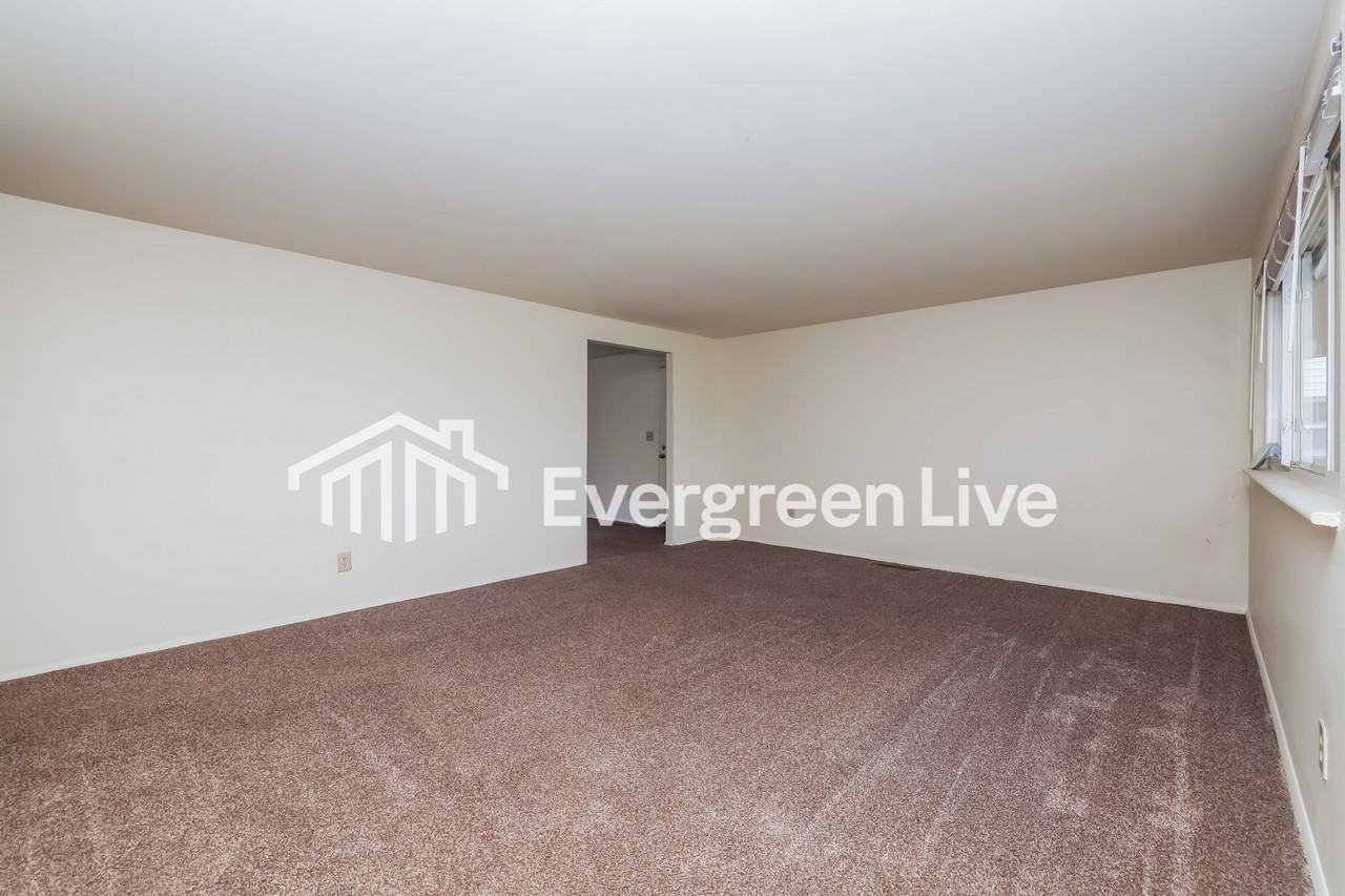 6460 Hemingway Rd - Photo 3 of 15