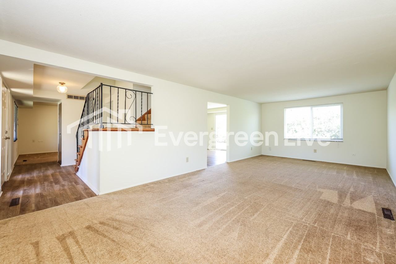 7023 Montague Rd - Photo 3 of 15