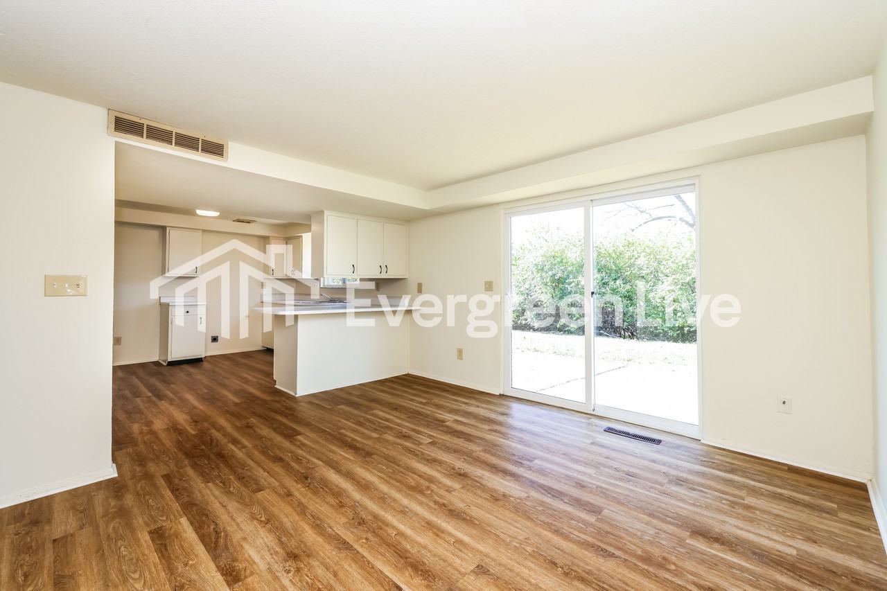 7023 Montague Rd - Photo 5 of 15