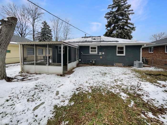 4055 N Grand Ave - Photo 5 of 15