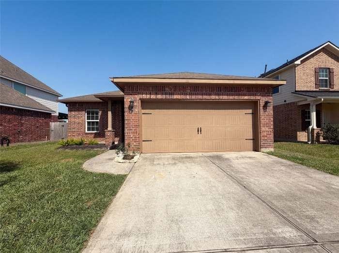 1038 Cash St - Photo 3 of 21