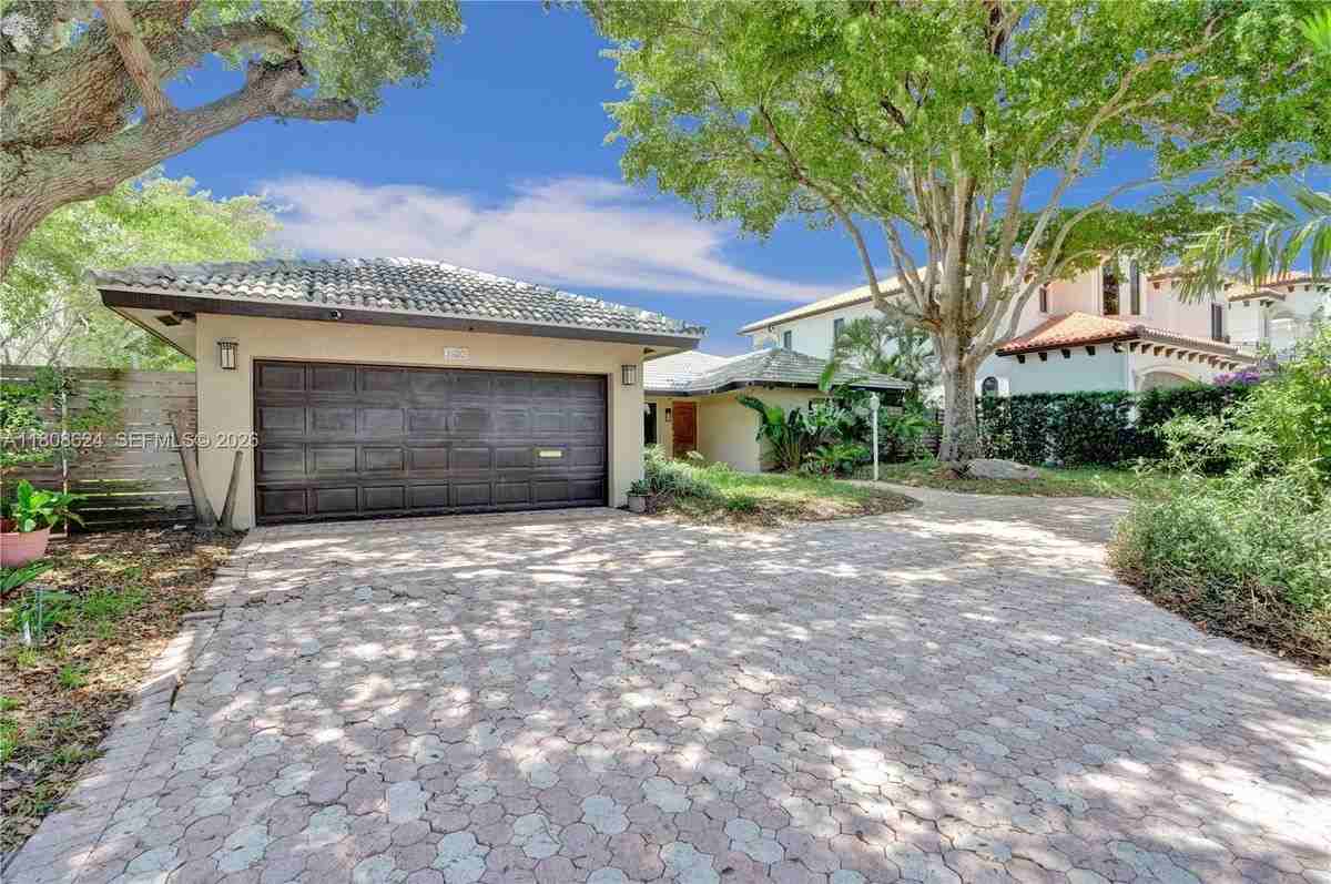 3100 Ne 56th Ct - Photo 6 of 8