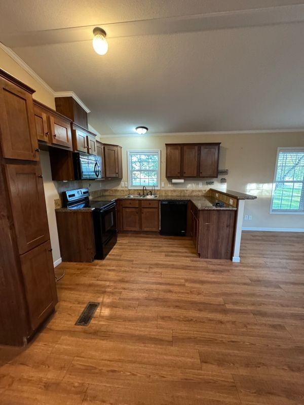 13338 Longstreet Rd - Photo 7 of 15