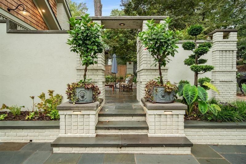 407 8th St Ne - Photo 2 of 34