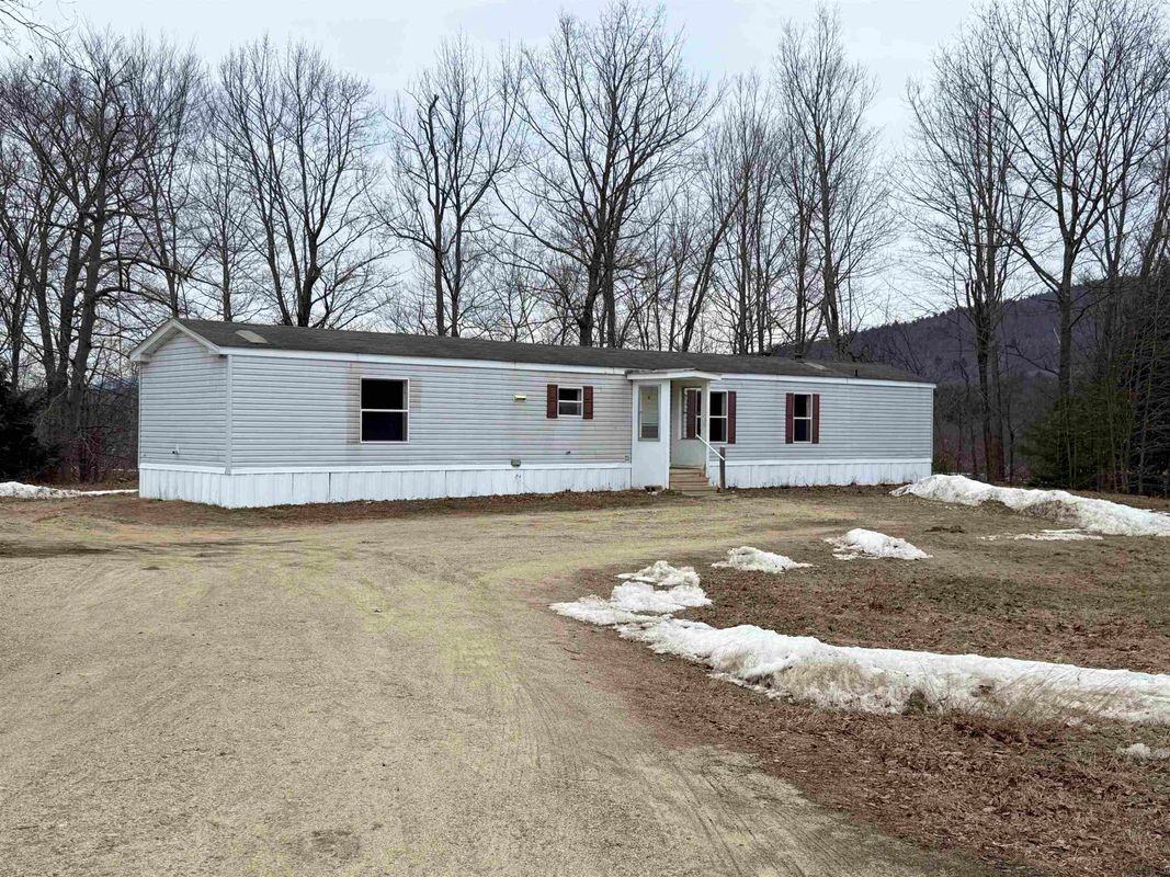 531 Daniel Webster Hwy - Photo 2 of 27