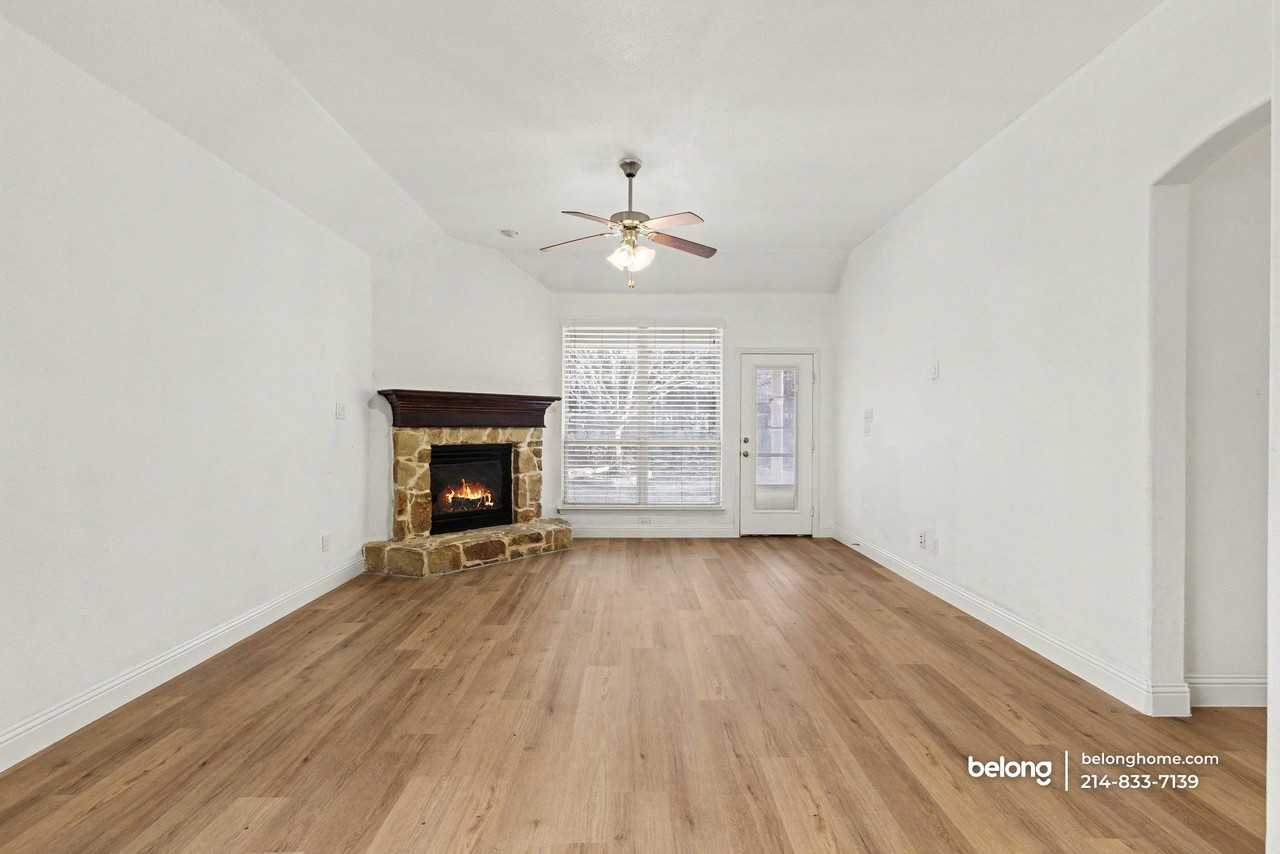 741 Sundrop Dr - Photo 6 of 32