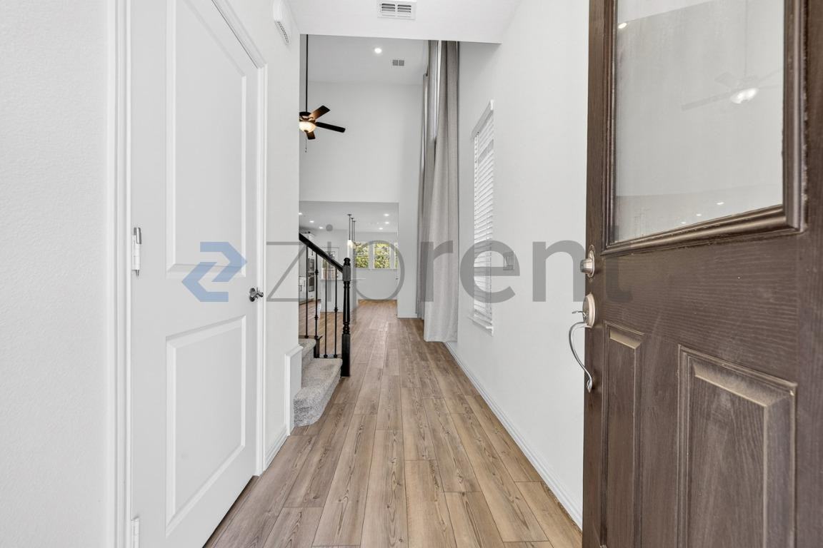 4517 Waterglass St - Photo 5 of 31