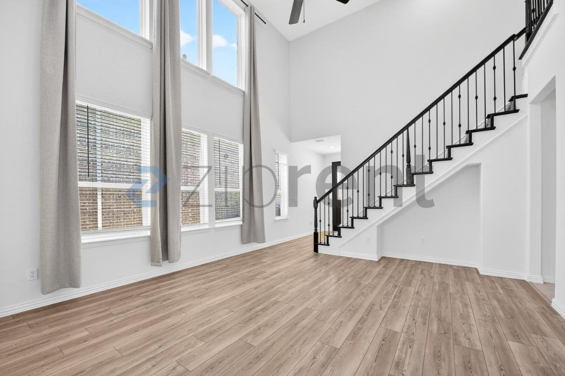 4517 Waterglass St - Photo 6 of 31