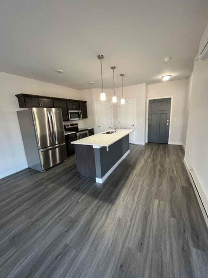 Cottage Grove Commons: 1300 N Windsor - Photo 7 of 49