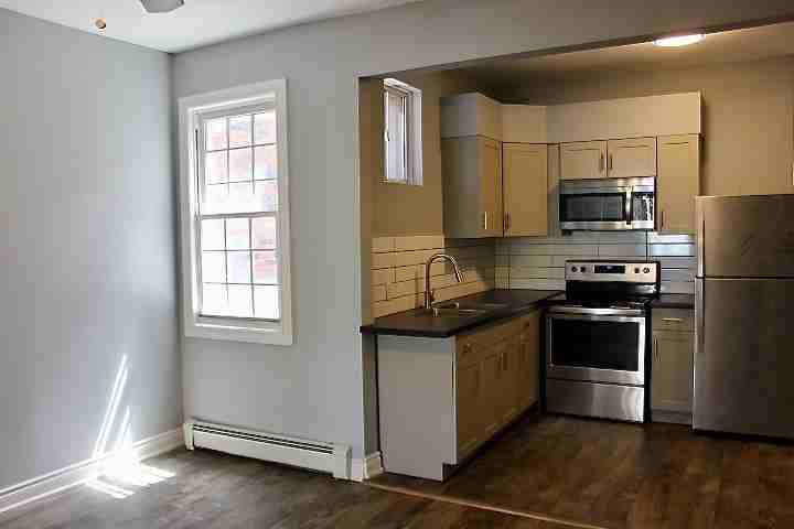 590 Main Street East #2 - Photo 5 of 22