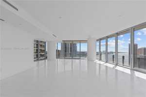 featured image of Biscayne Blvd Way & SE 2nd Ave