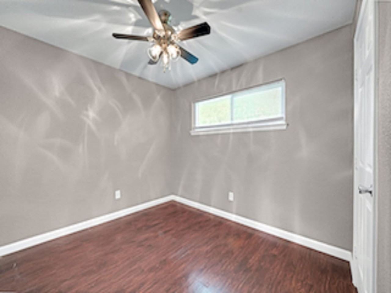 3031 Sumpter St - Photo 3 of 38
