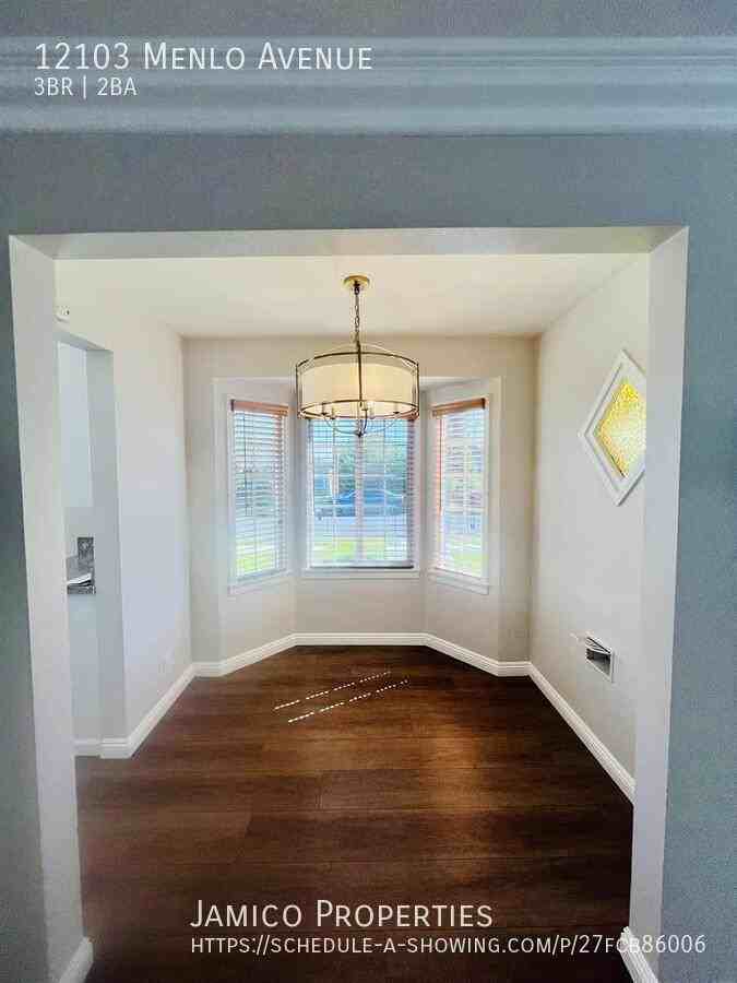 12103 Menlo Ave - Photo 7 of 33