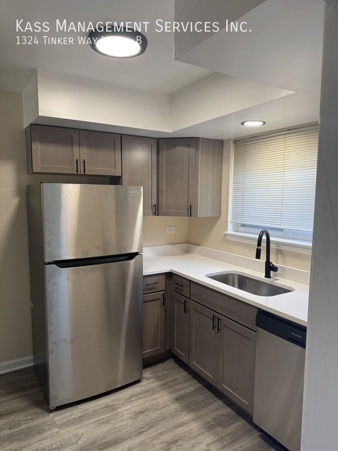 1324 Tinker Way Lane #B - Photo 3 of 15