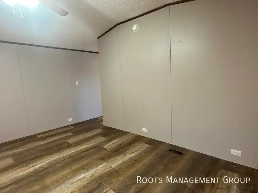 20 Riviera Courts Dr #20 - Photo 4 of 21