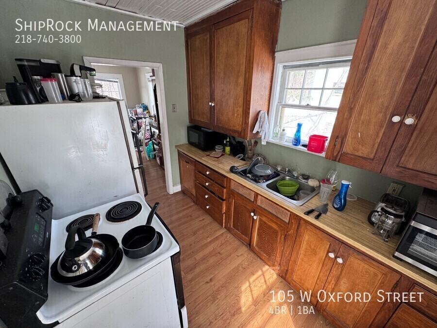 105 W Oxford St - Photo 2 of 13