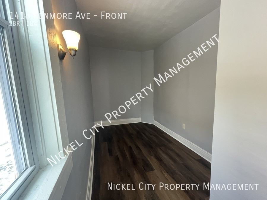 1418 Kenmore Ave - Photo 7 of 9