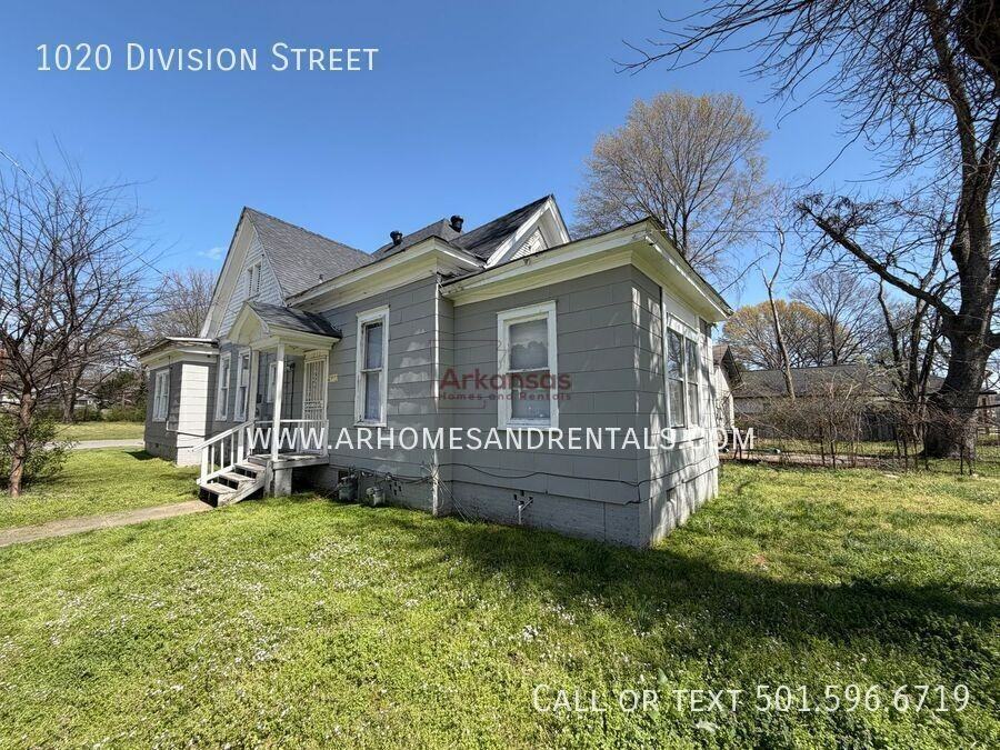 1020 Division St - Photo 7 of 14