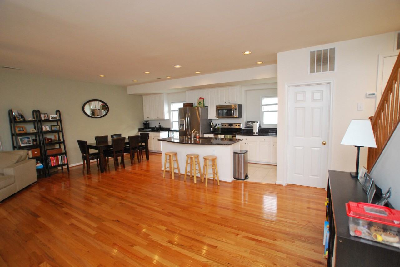 686 Heathwalk Mews - Photo 3 of 9