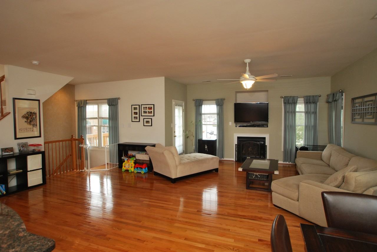 686 Heathwalk Mews - Photo 4 of 9