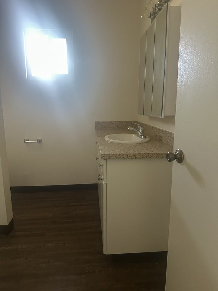 417 E Badillo St - Photo 4 of 12