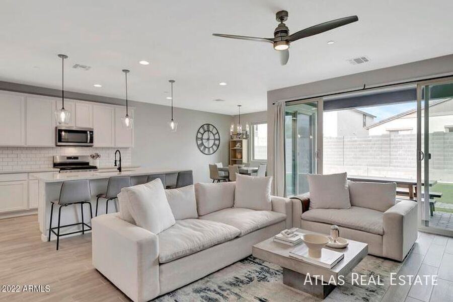 13196 W Redstone Dr - Photo 3 of 22