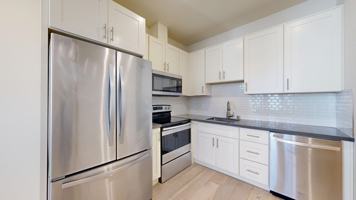 featured image of 644A Natoma St