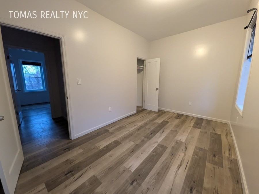28 Vineyard Ave - Photo 3 of 9