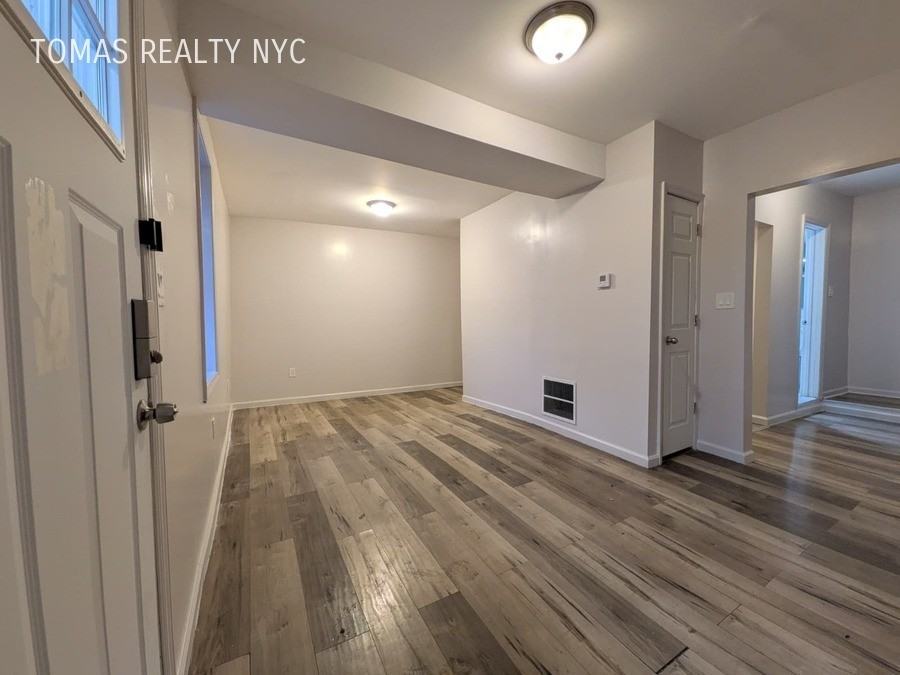 28 Vineyard Ave - Photo 4 of 9