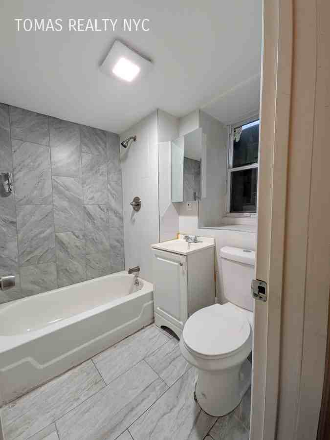 28 Vineyard Ave - Photo 7 of 9
