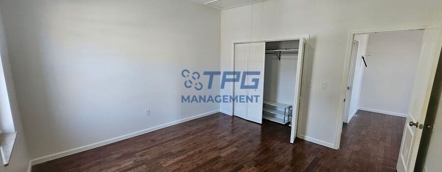 575 55th St #2F - Photo 6 of 10