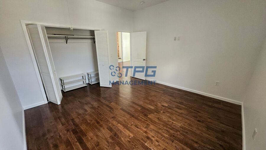 575 55th St #2F - Photo 7 of 10