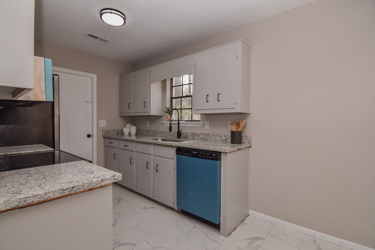 7774 Ginger Lane - Photo 5 of 13