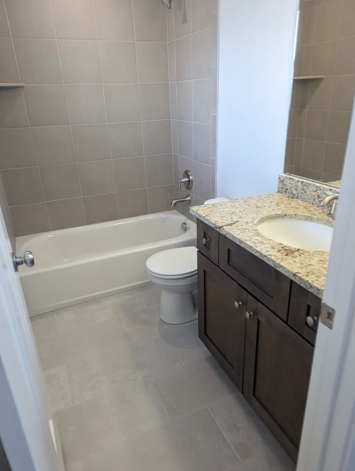 96 W 425 N - Photo 5 of 8