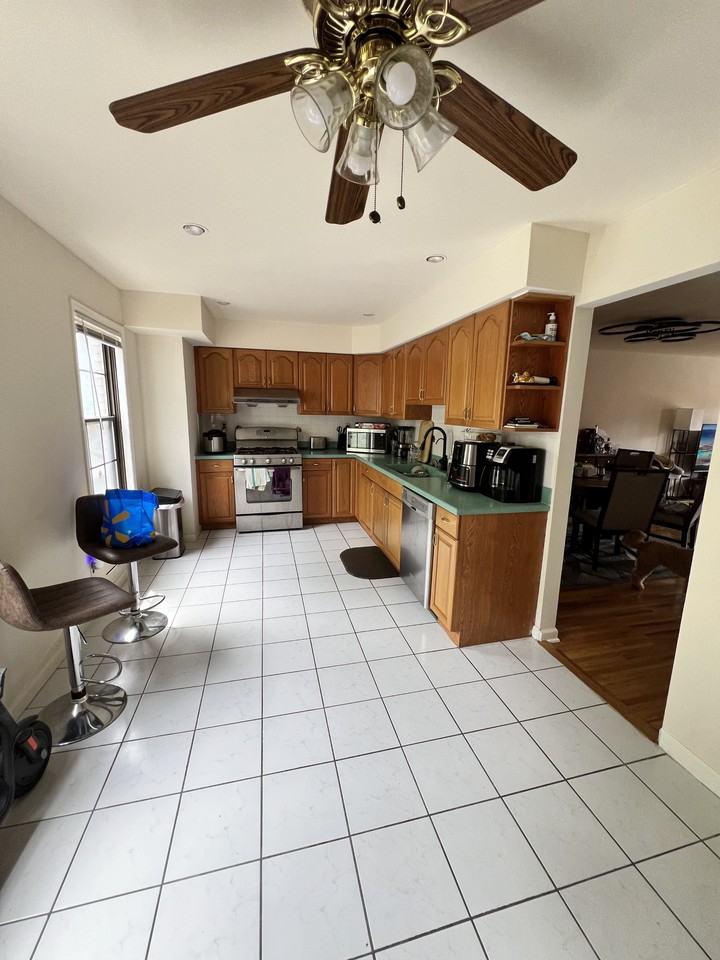 3631 Bergen Ct - Photo 4 of 15