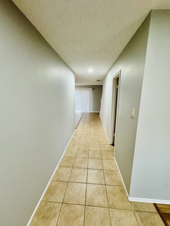 9250 Ridge Path - Photo 3 of 14