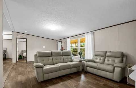 4865 Us - Photo 7 of 20