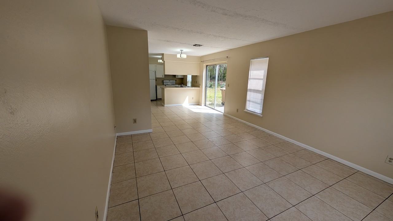 2601 Ne 23rd Ave - Photo 5 of 15