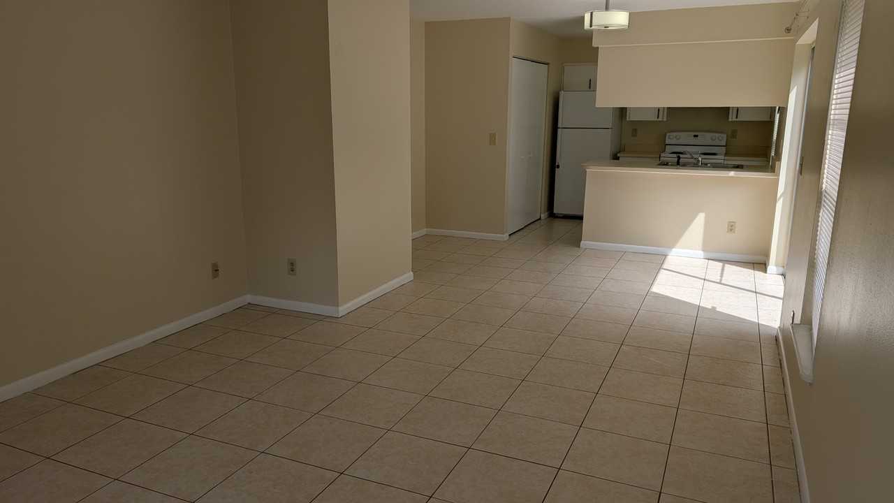 2601 Ne 23rd Ave - Photo 6 of 15