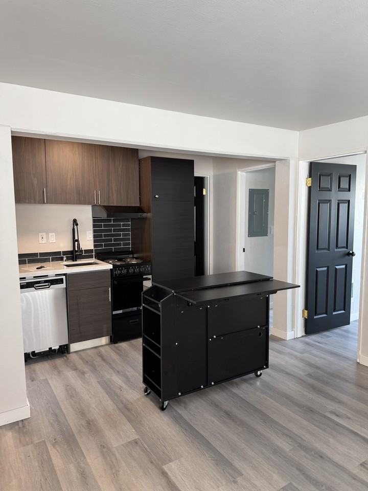 219 Queen Anne Ave N #304 - Photo 3 of 14