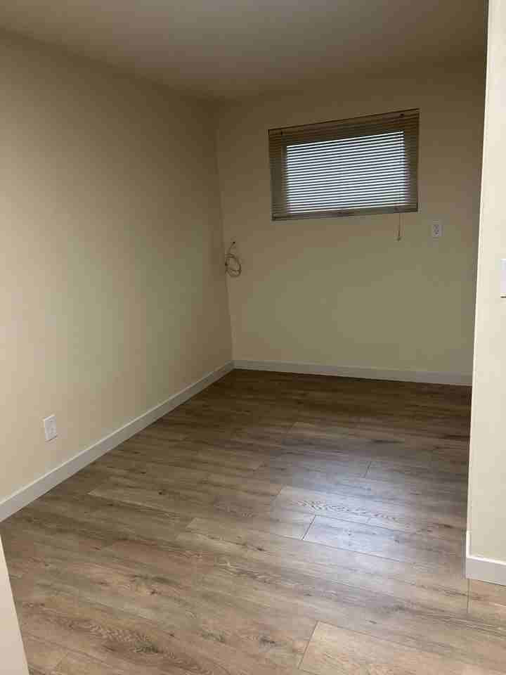 936 Broadway E #11 - Photo 4 of 5