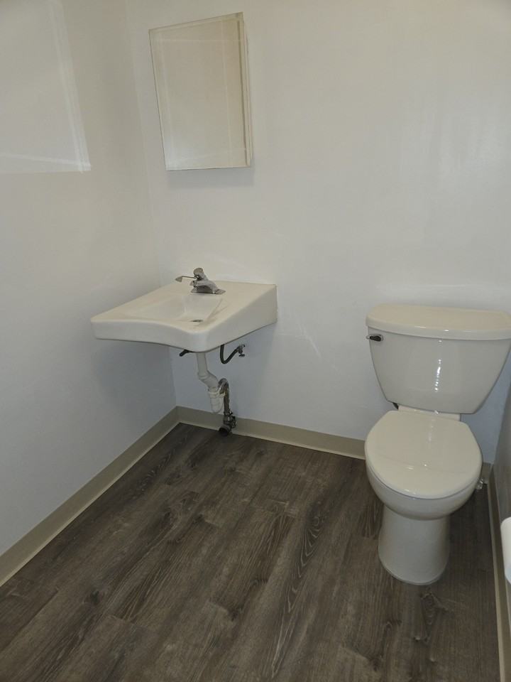 639 Pawling Ave #1L - Photo 4 of 5