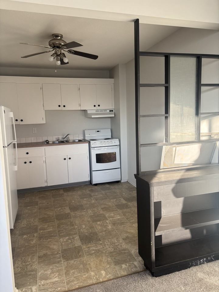 12955 101 St Nw #35 - Photo 4 of 19