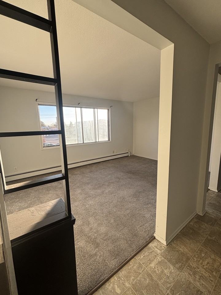 12955 101 St Nw #35 - Photo 5 of 19