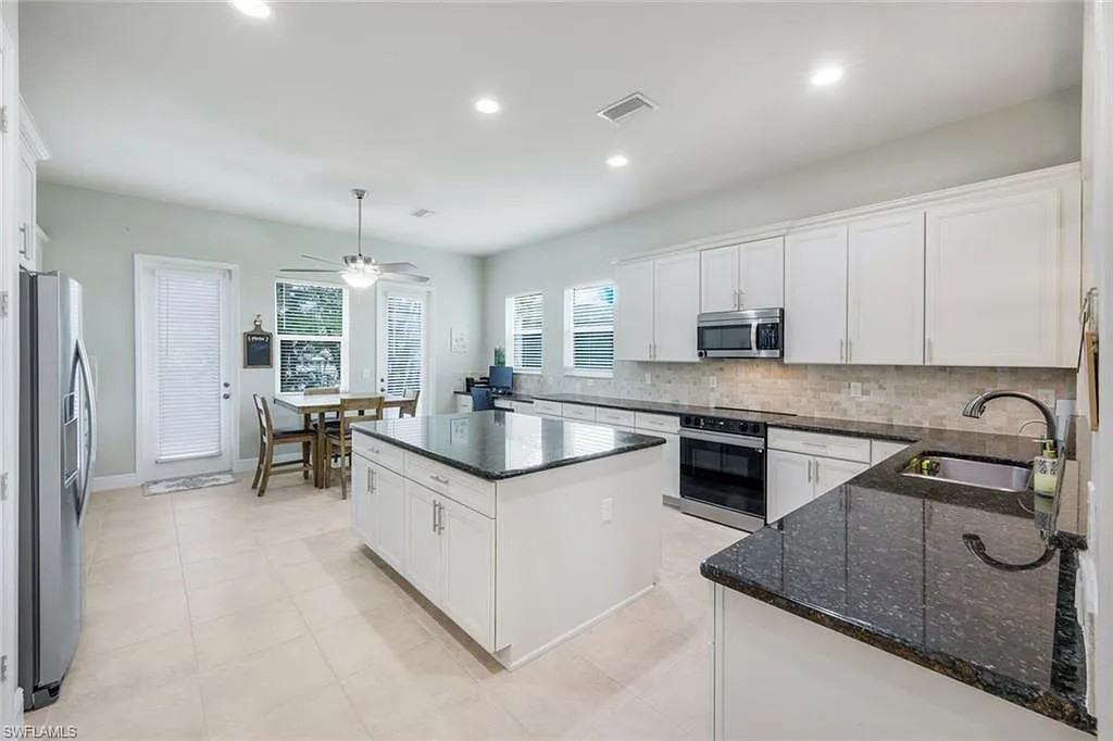 1776 Birdie Dr - Photo 2 of 12