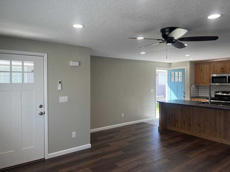 1215 S Elder St - Photo 3 of 15