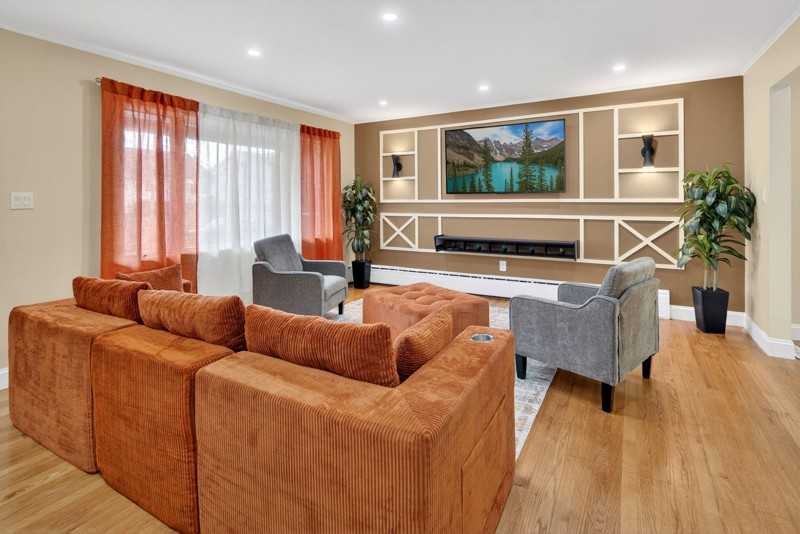 44 Fullerton St - Photo 2 of 20