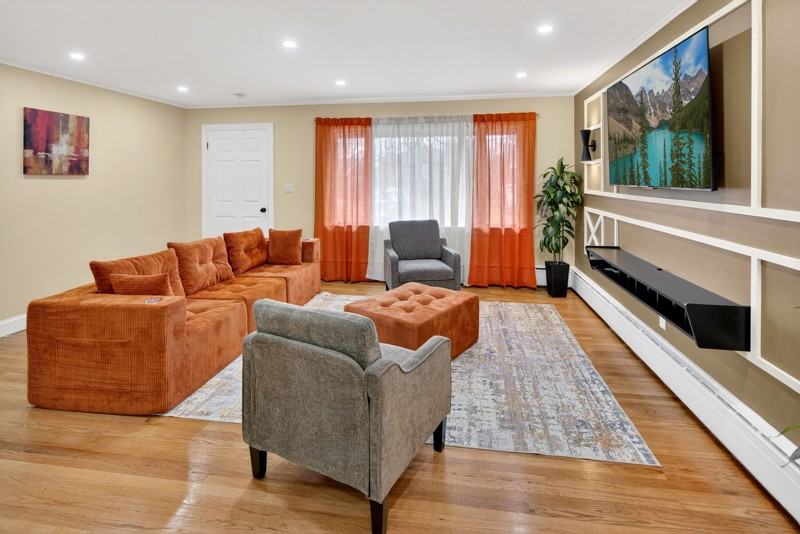 44 Fullerton St - Photo 3 of 20