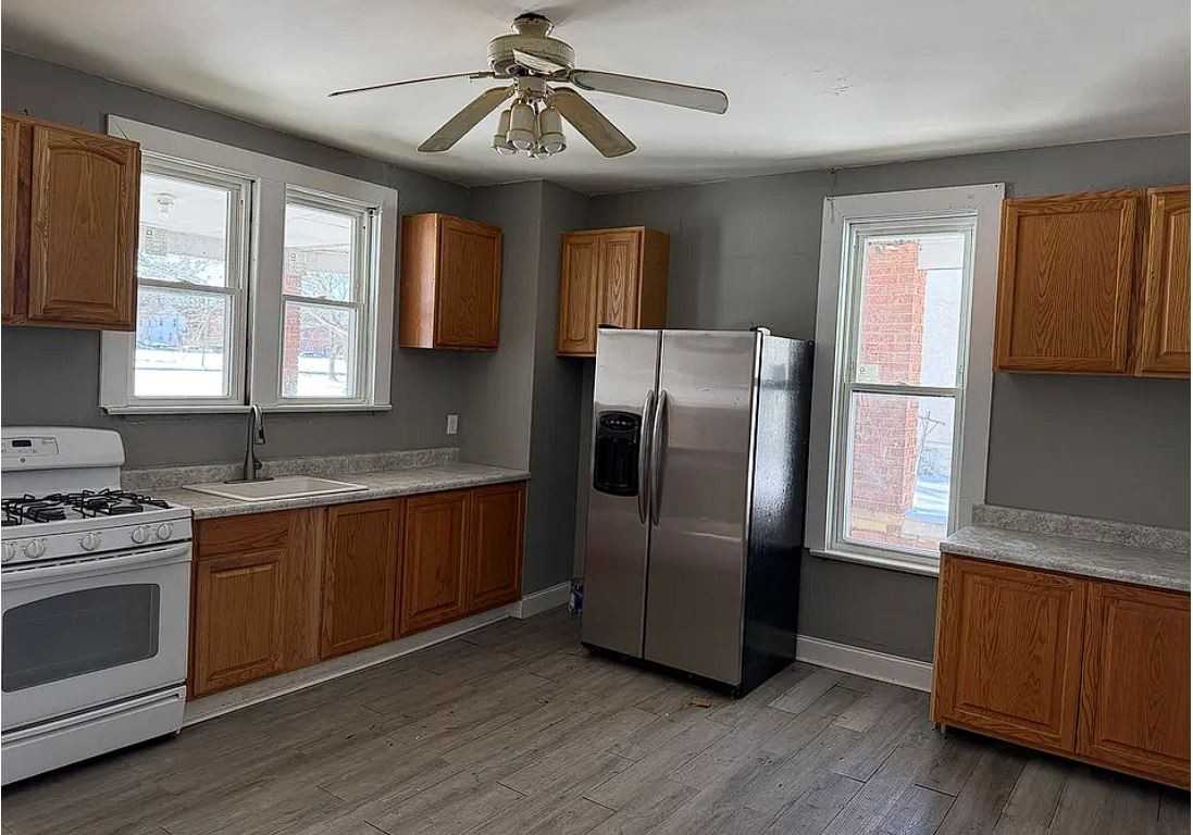 1410 6th Ave #1 - Photo 6 of 9